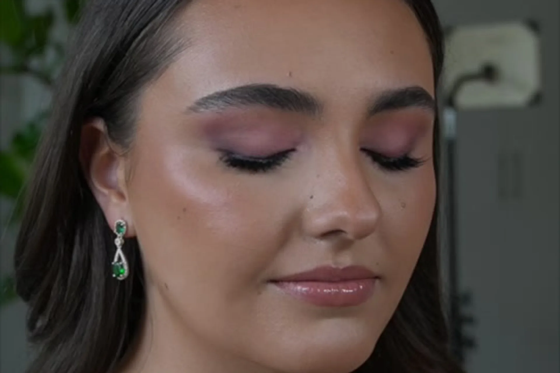 Soft smoky-eye bridal makeup with a natural complexion