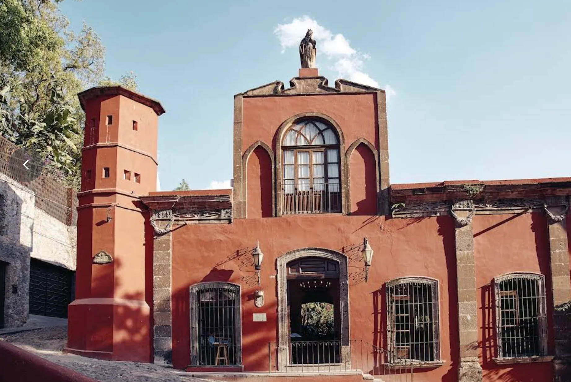 Courtyard-style venue ambiance in San Miguel de Allende